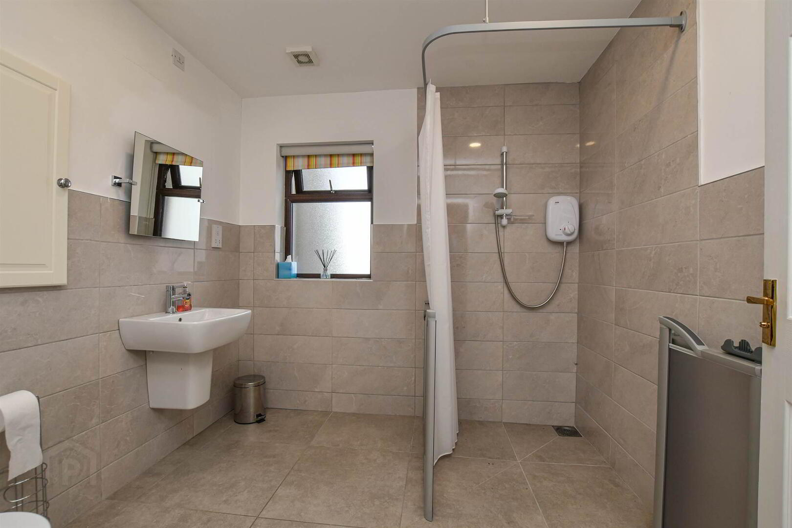 19 Bath Street 8 of 26