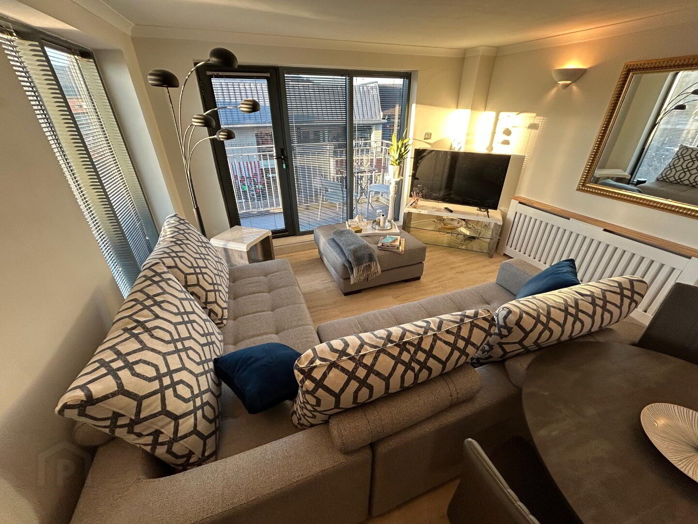 Apt 12 Lesley Plaza 5 of 14
