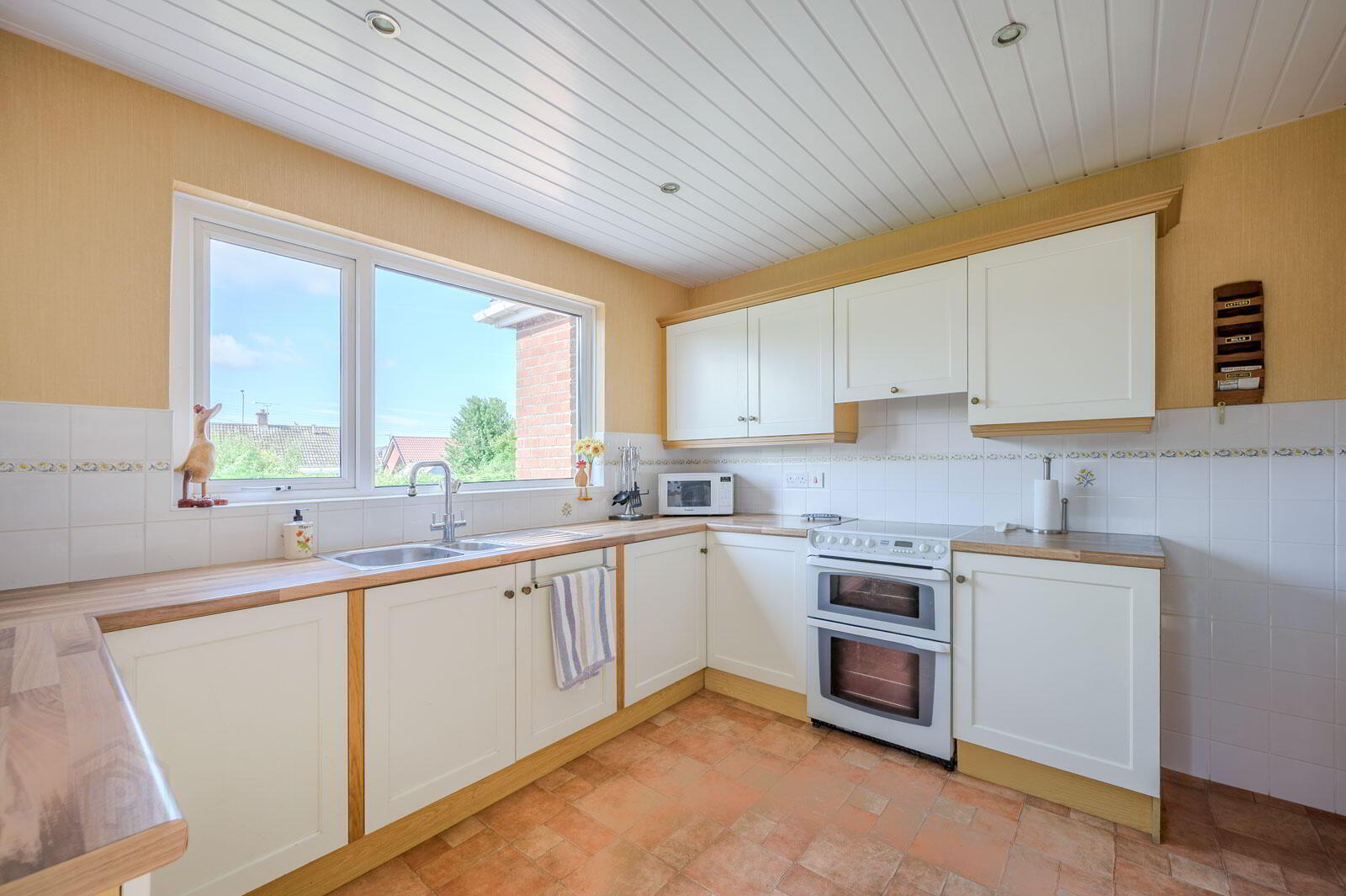 16 Ashford Avenue 8 of 14