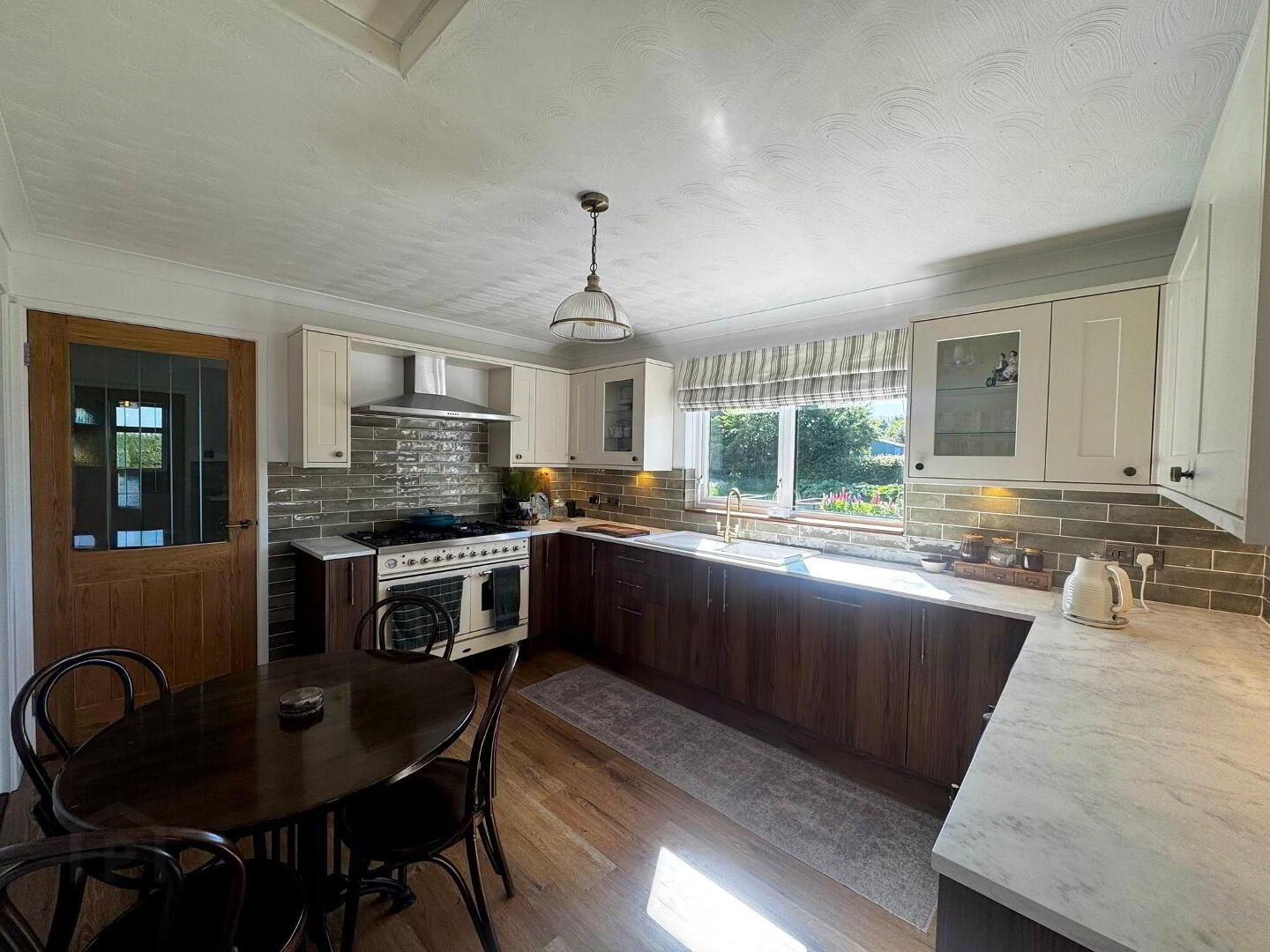 66 Haw Road 10 of 50
