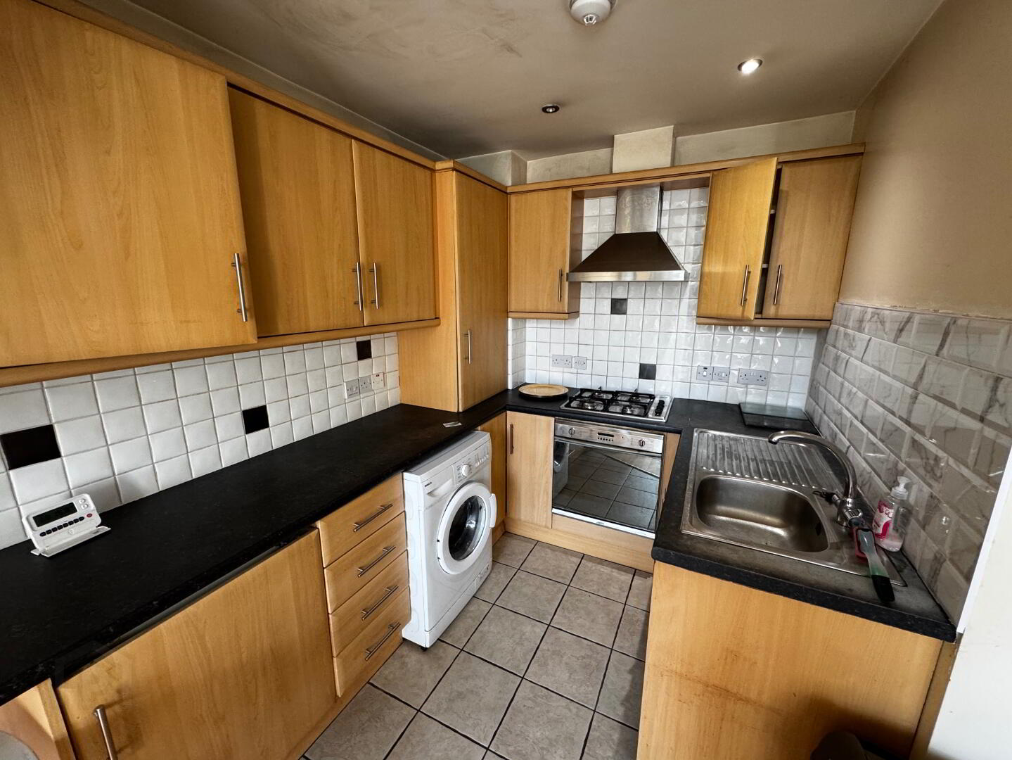 Ormeau Road 2 of 10