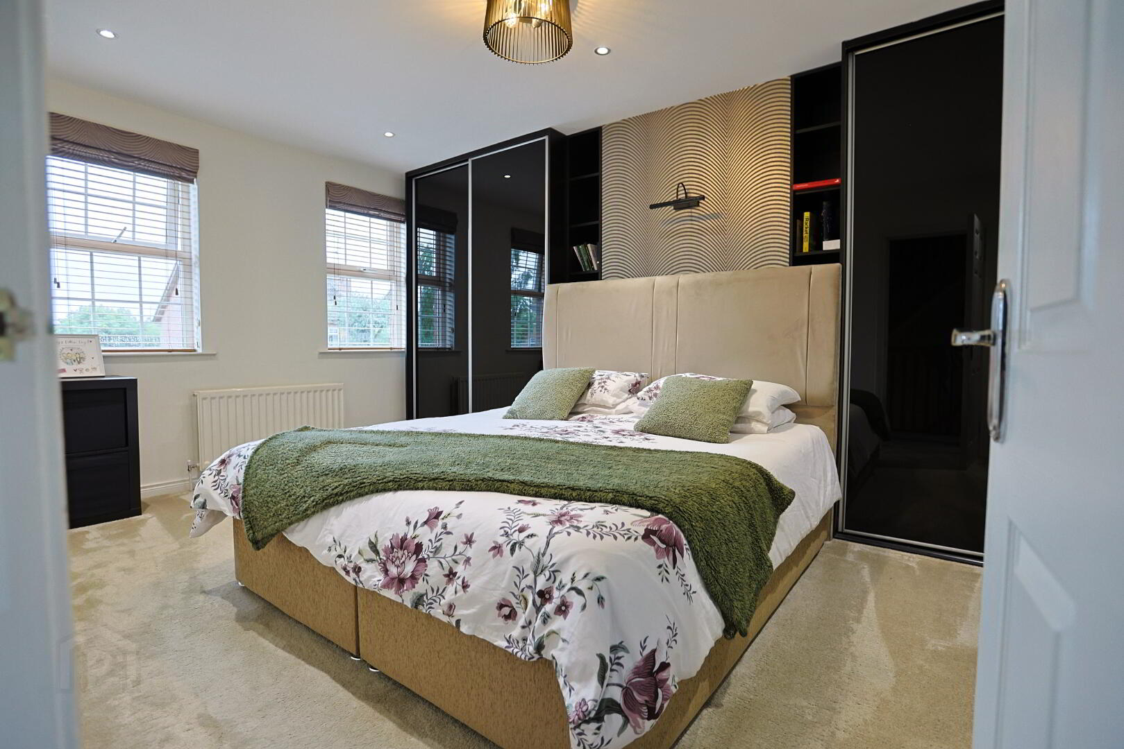 49 Lynden Gate 29 of 68