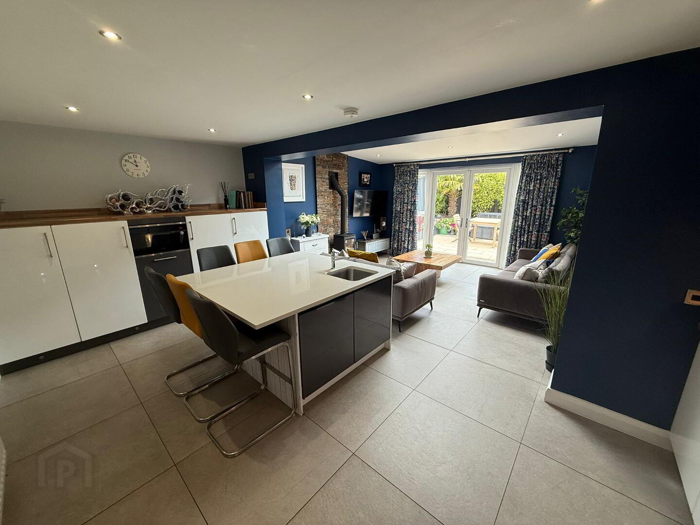 49 Lynden Gate 9 of 68