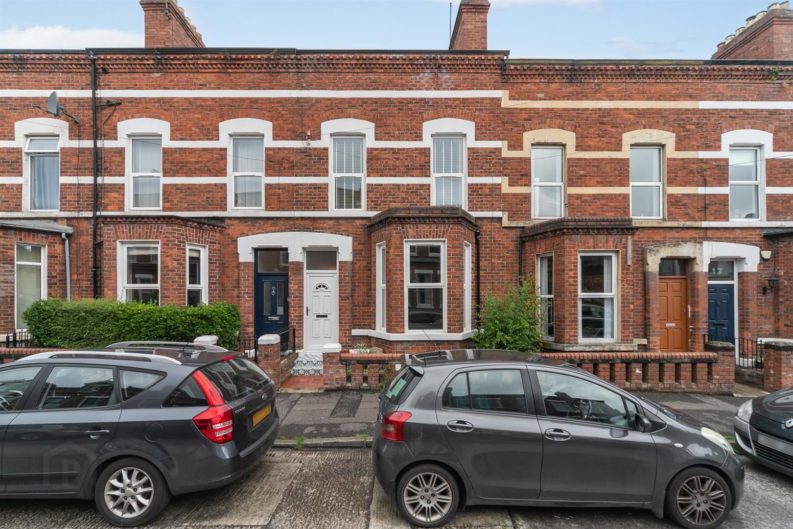 21 Haypark Avenue 1 of 33