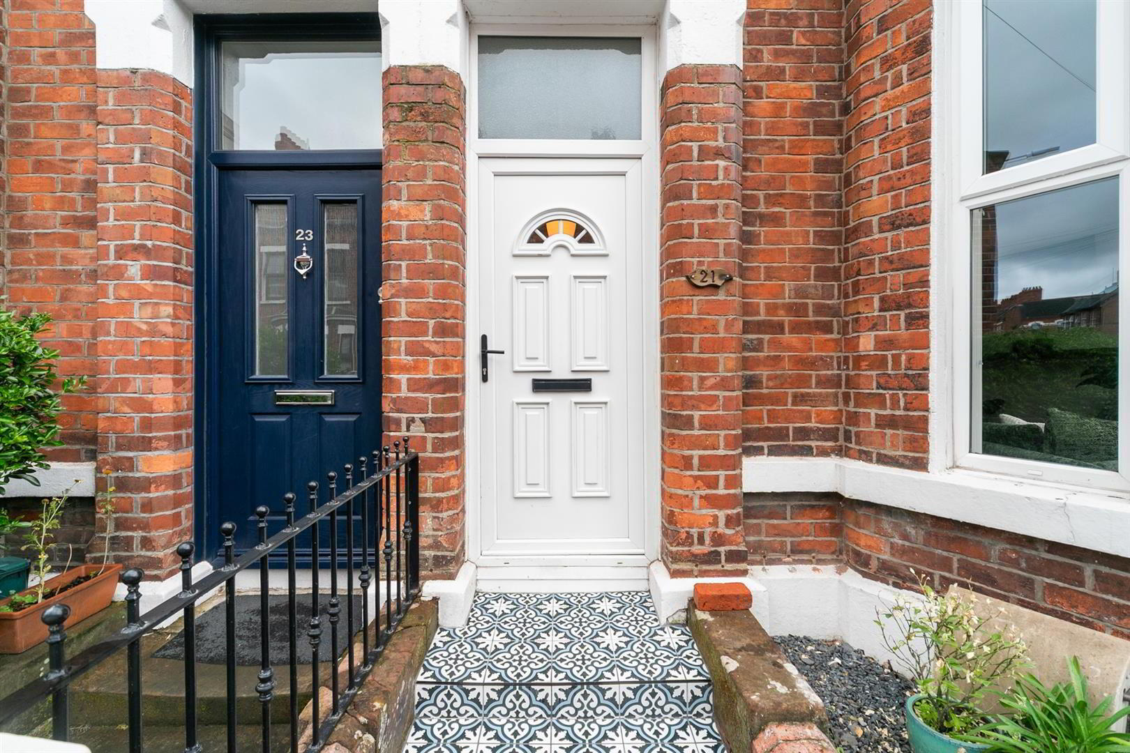 21 Haypark Avenue 3 of 33