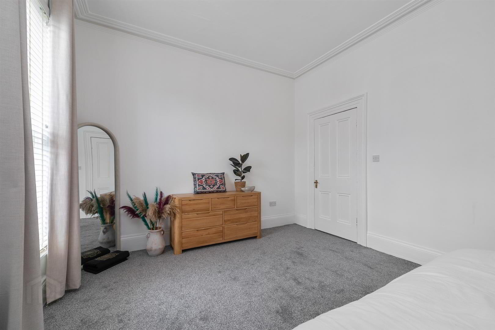 21 Haypark Avenue 18 of 33