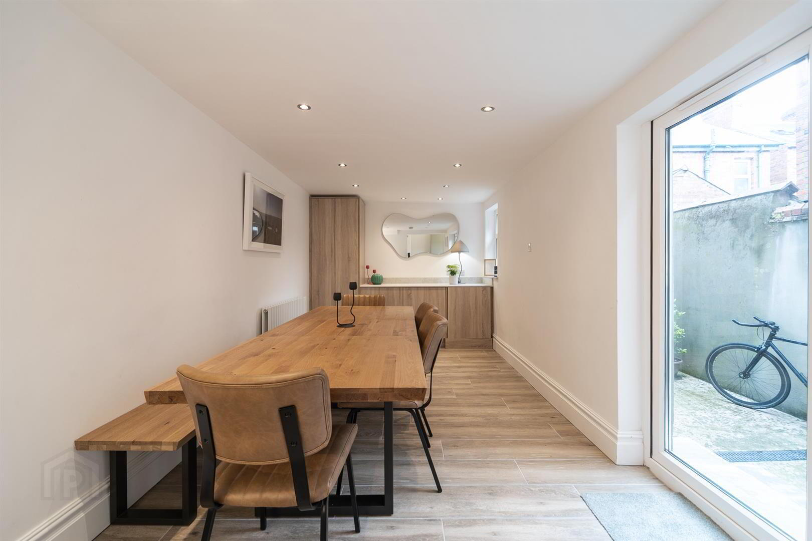 21 Haypark Avenue 12 of 33