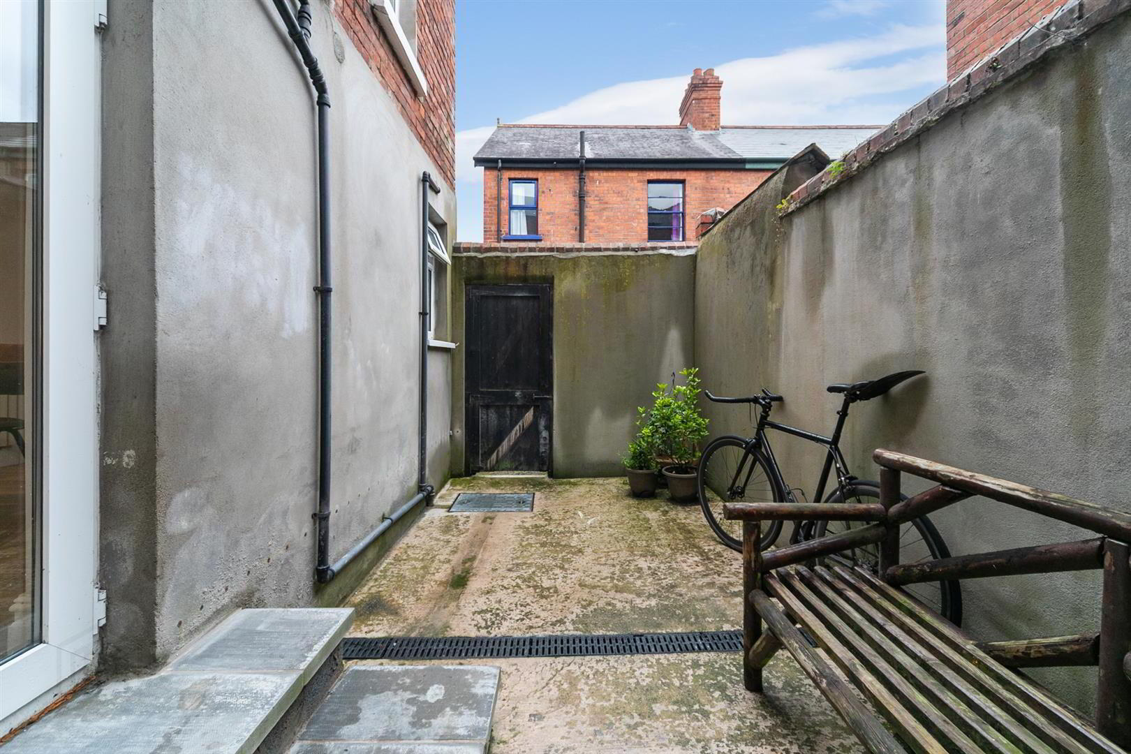 21 Haypark Avenue 32 of 33