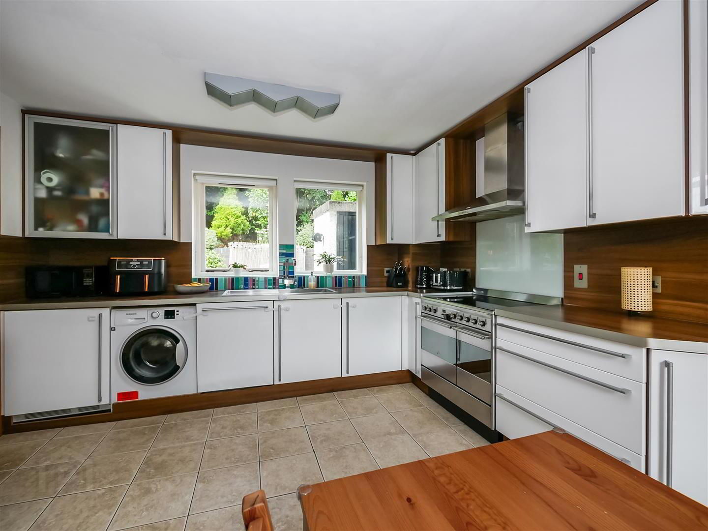 6 Bests Hill Court 8 of 19