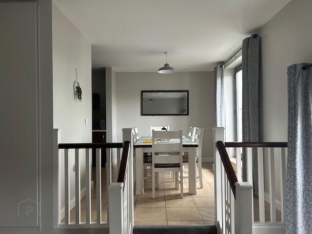 20 Montague Court( SHORT TERM Let) 4 of 12