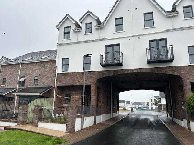 20 Montague Court( SHORT TERM Let) 1 of 12