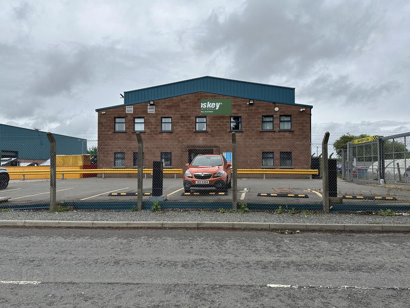 Unit 1, 2 & 4, 110 Trewmount Road 2 of 20