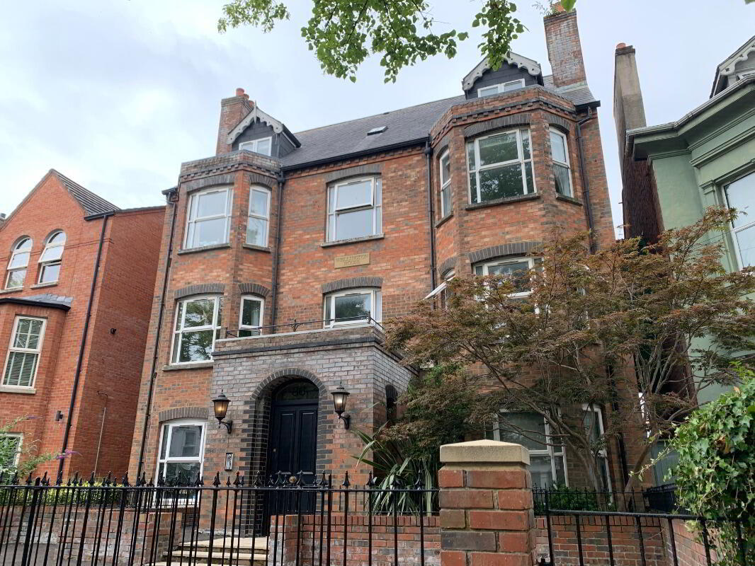 Apt 4, 36 Wellington Park 1 of 6