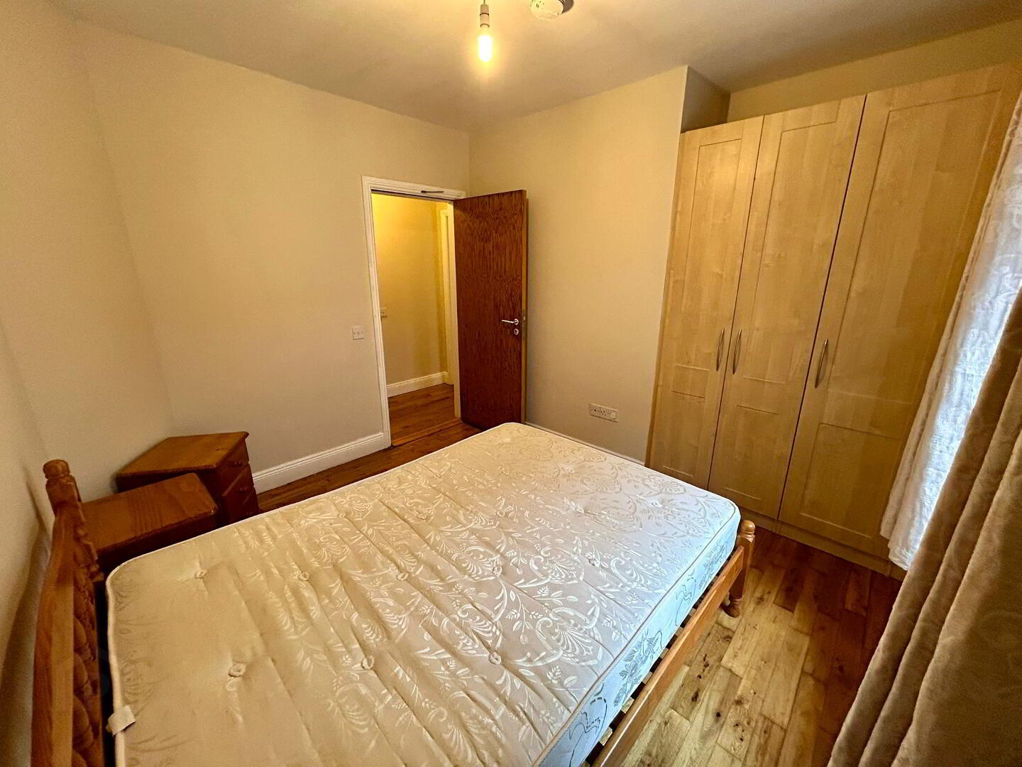 Apartment 1, Bowling Court 16 of 20