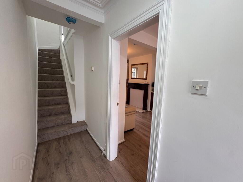 35 Meadowbank Place 2 of 14