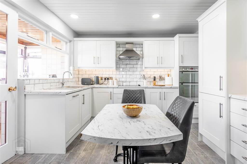 37 Collinwood 14 of 44