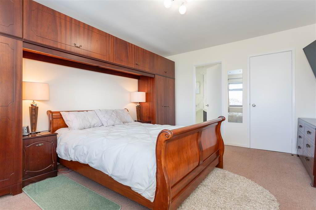 37 Collinwood 23 of 44