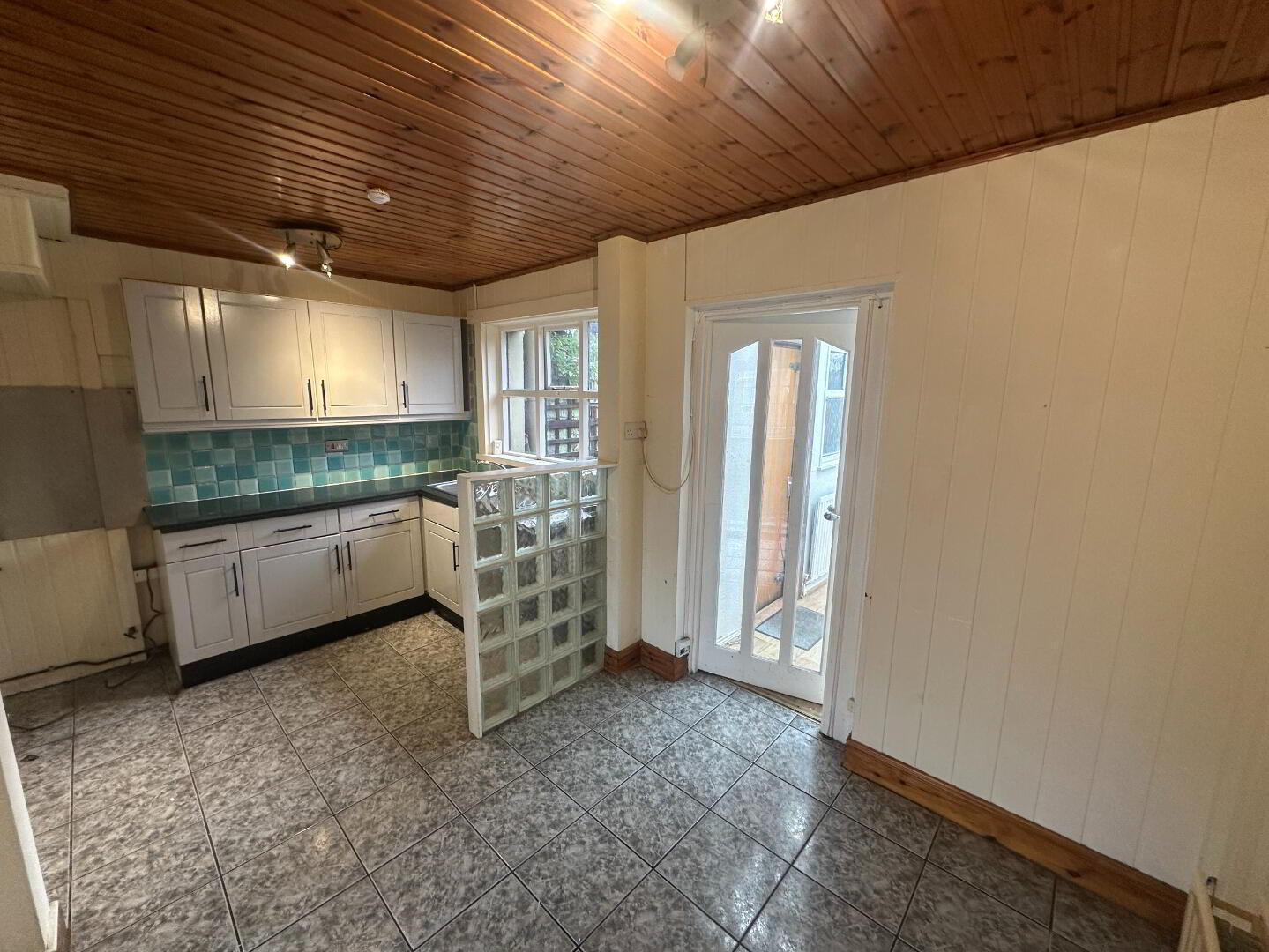 266 Beersbridge Road 4 of 12
