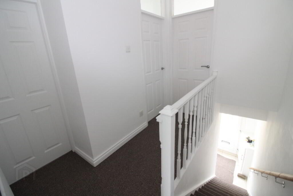 22 Abbots Gardens 7 of 12
