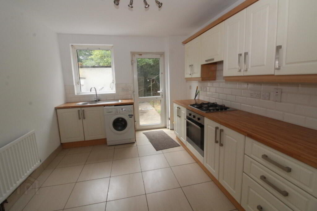 22 Abbots Gardens 6 of 12
