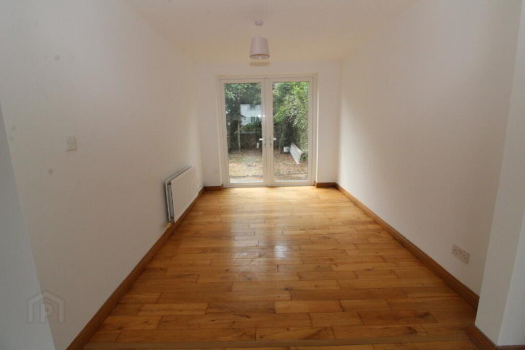 22 Abbots Gardens 5 of 12