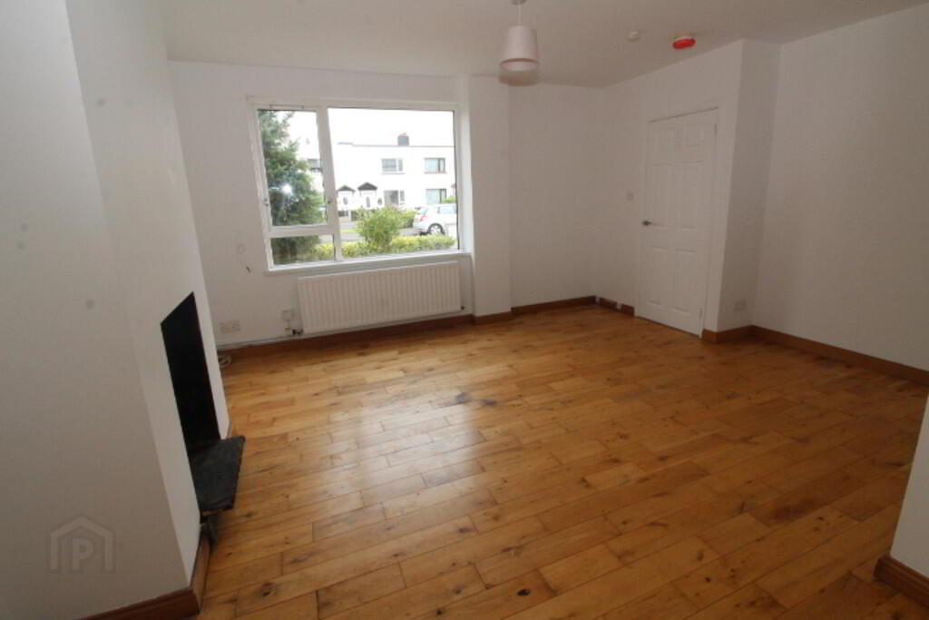22 Abbots Gardens 3 of 12