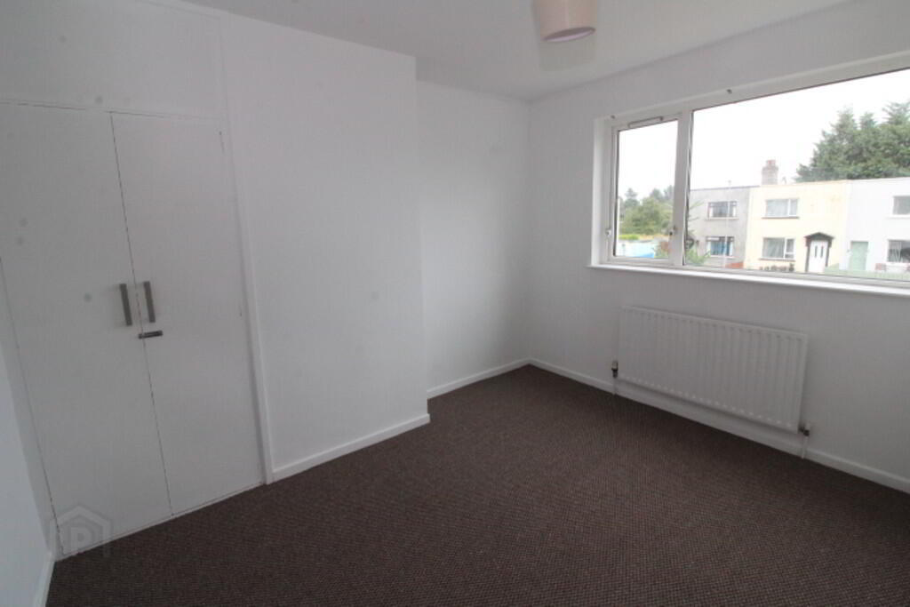 22 Abbots Gardens 9 of 12
