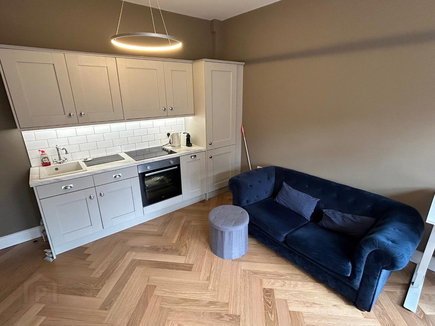 Apt 4, 3 Eglantine Place 8 of 16
