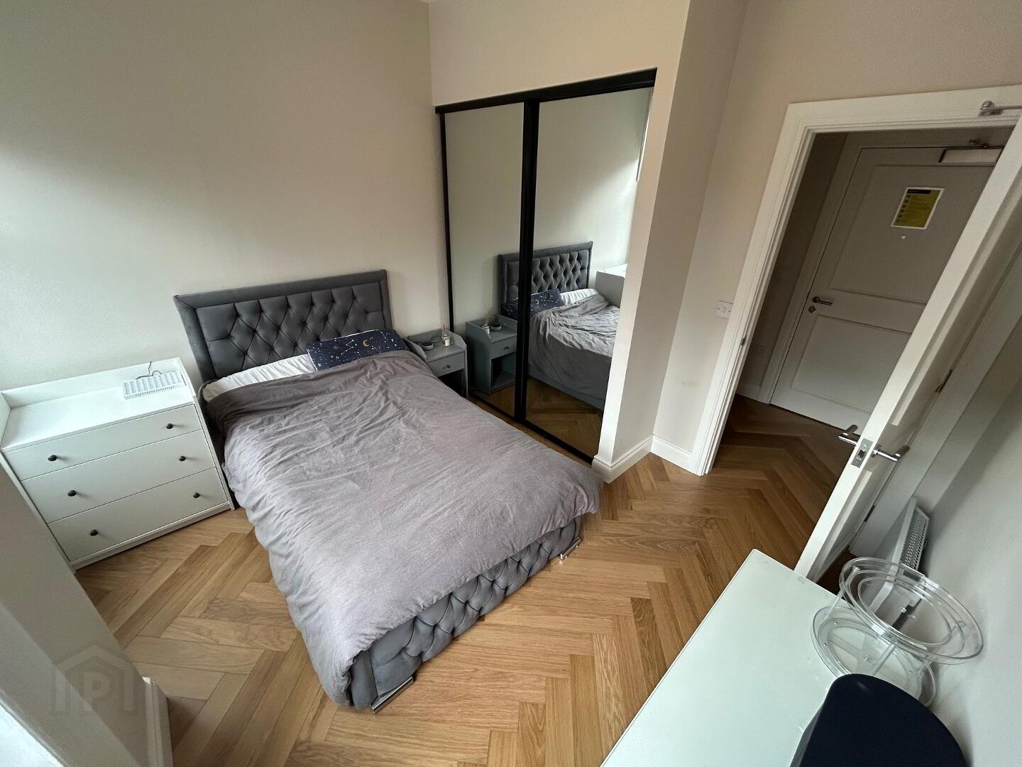 Apt 4, 3 Eglantine Place 11 of 16