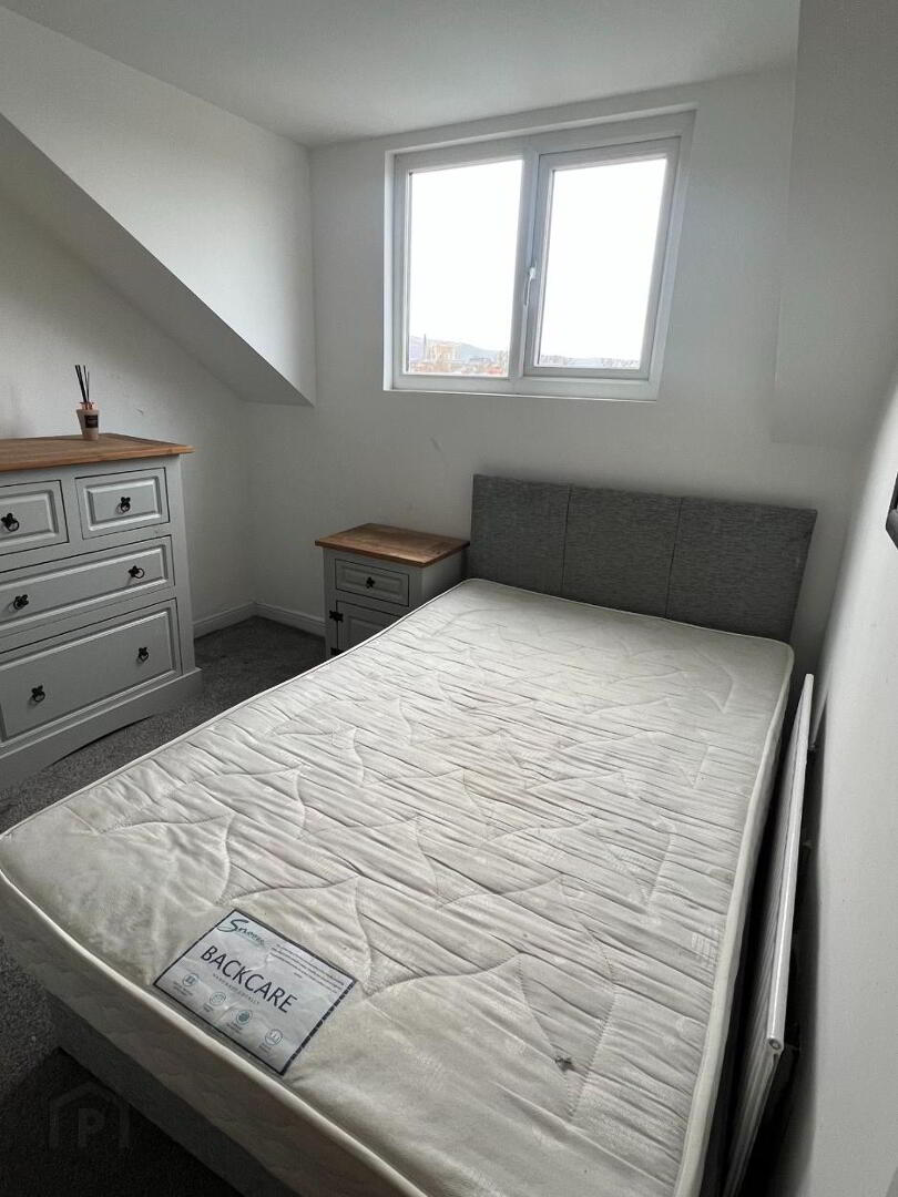 43 Candahar Street, Room 4 3 of 7