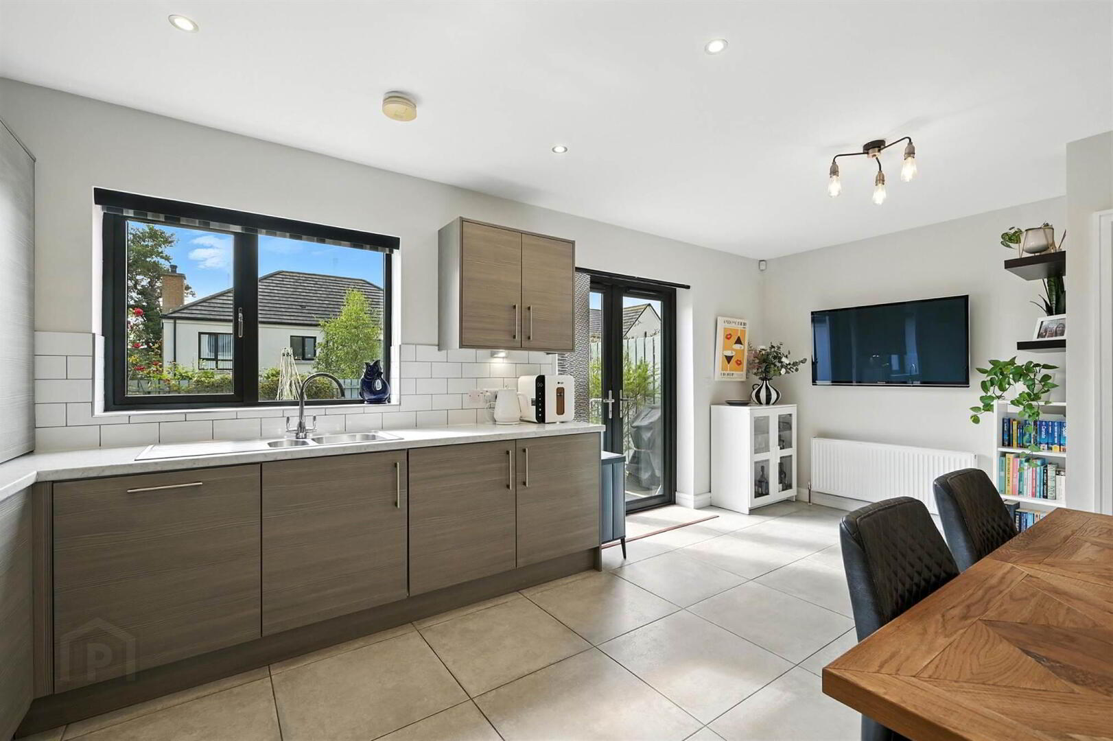 29 Chantry Gardens 8 of 23