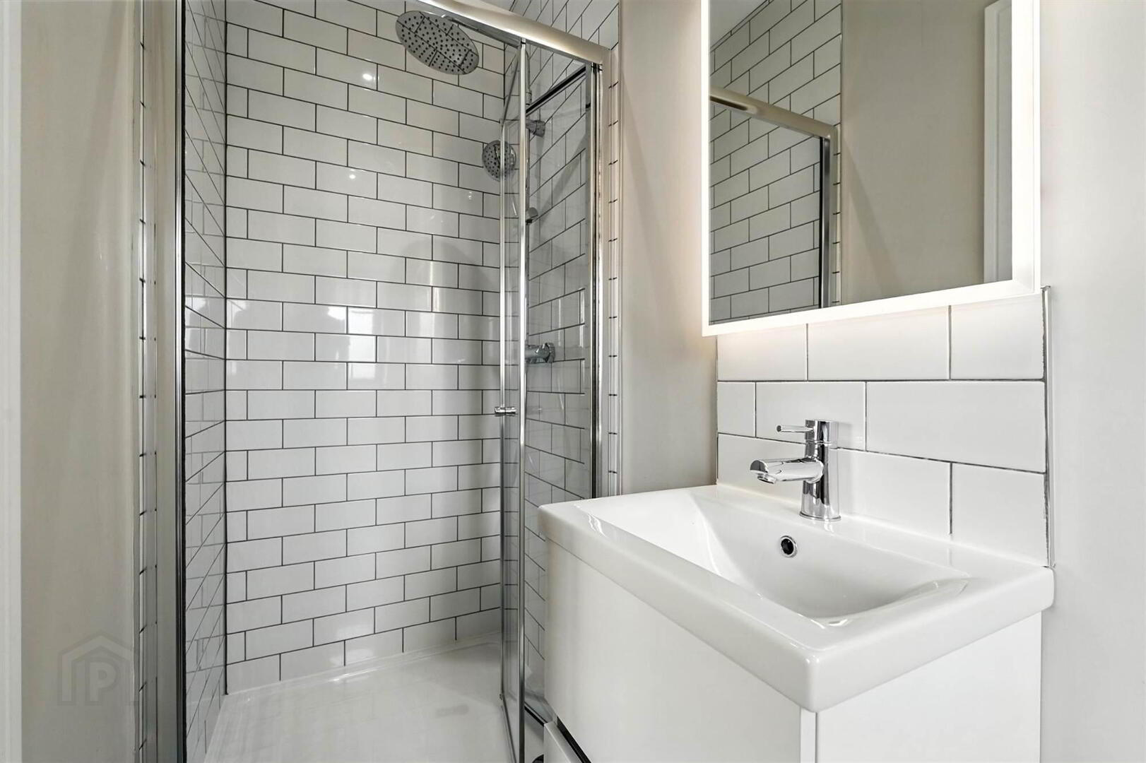 29 Chantry Gardens 15 of 23