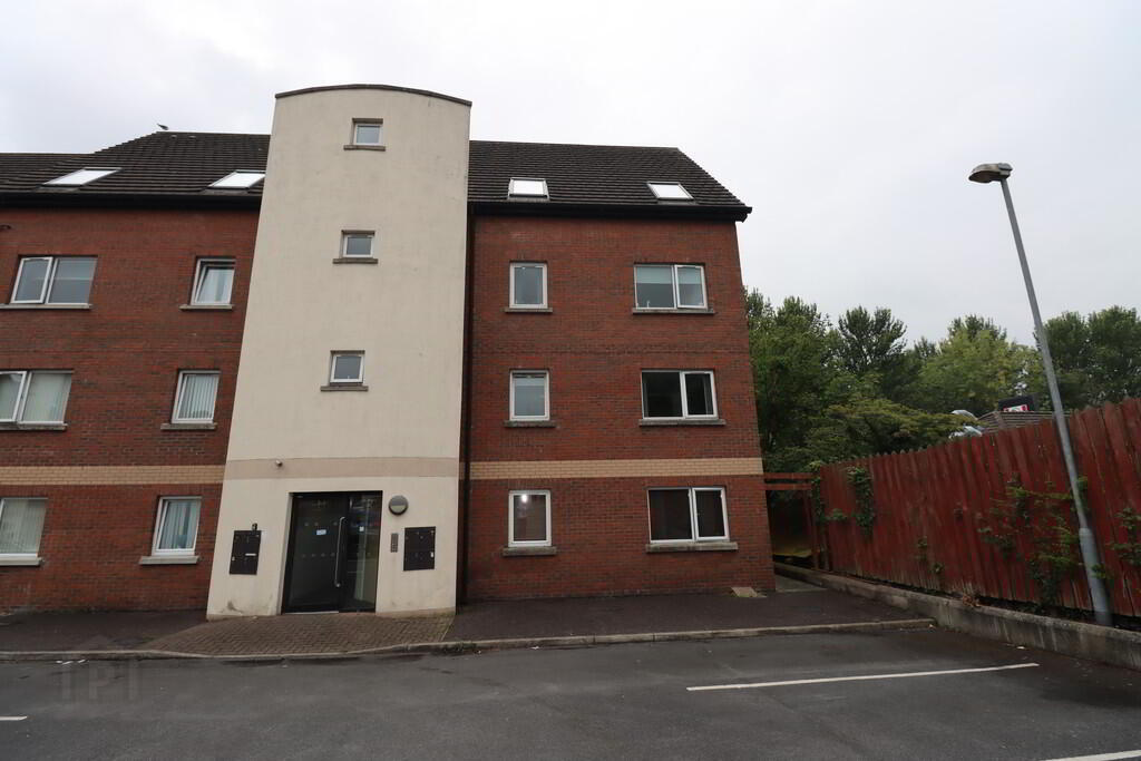3 Glenmount Manor 1 of 10