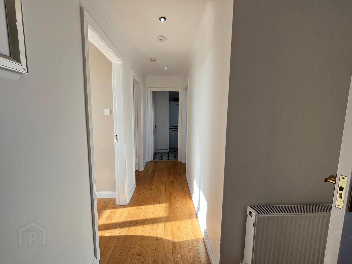 Glenwaverly Court 2 of 10