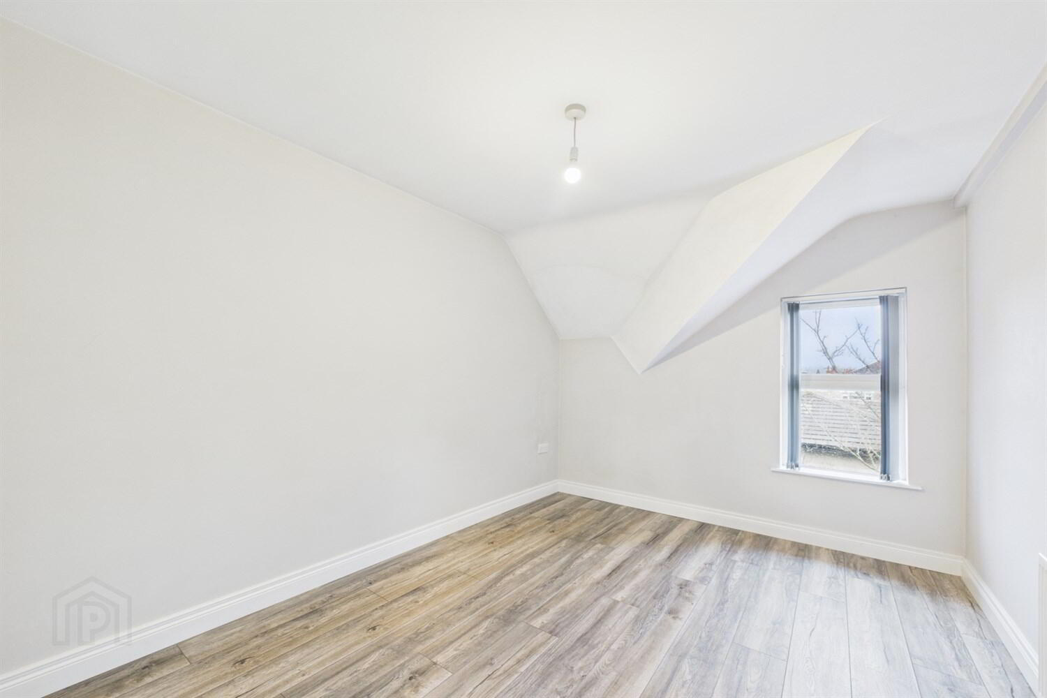 Apt 6, 12 Deramore Park 9 of 10