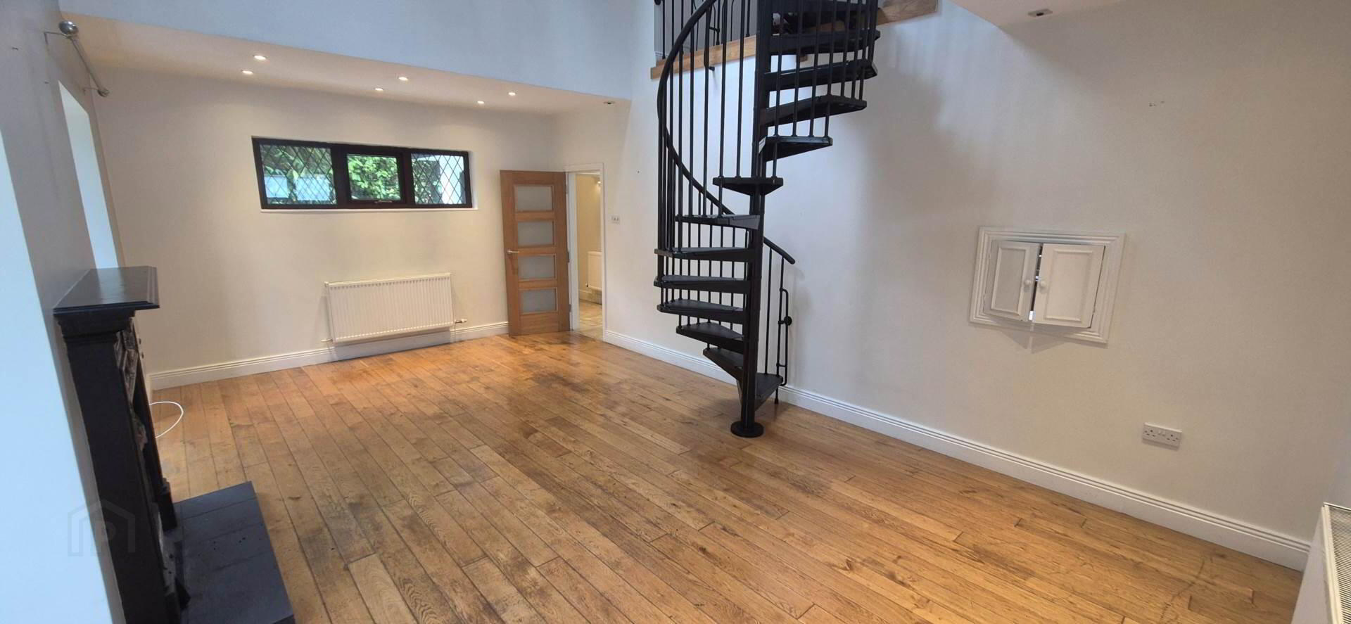 28 Steelstown Road 15 of 47
