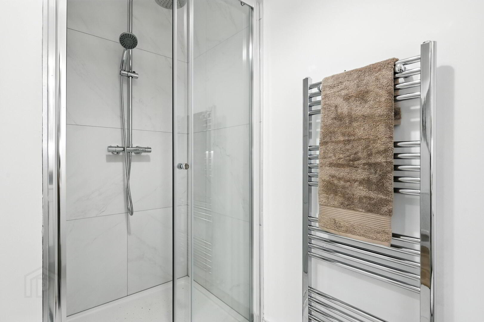 Apartment A6 14 of 19