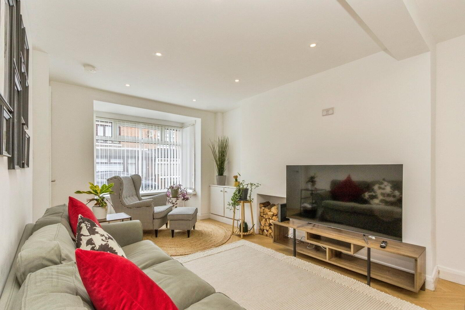 54 Lismain Street 3 of 20