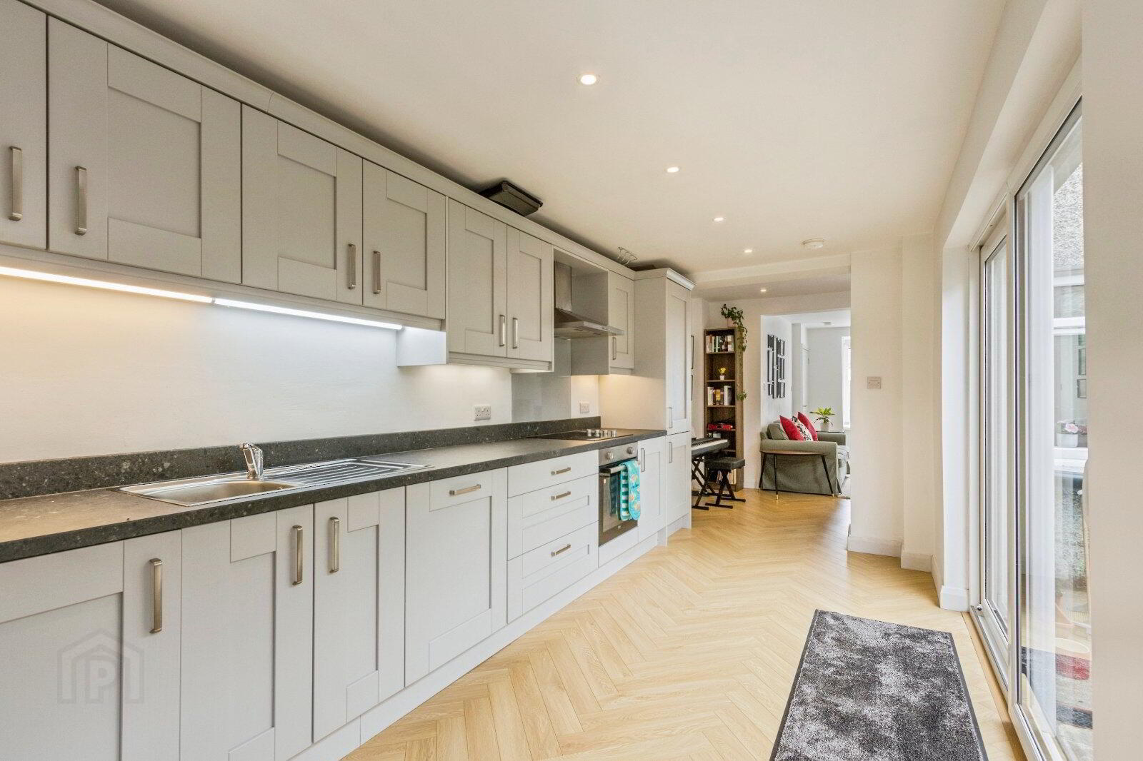 54 Lismain Street 11 of 20