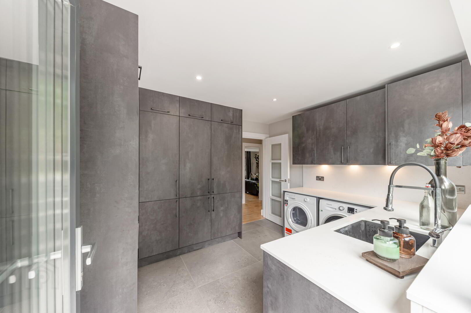 2 Kintyre Avenue 82 of 93