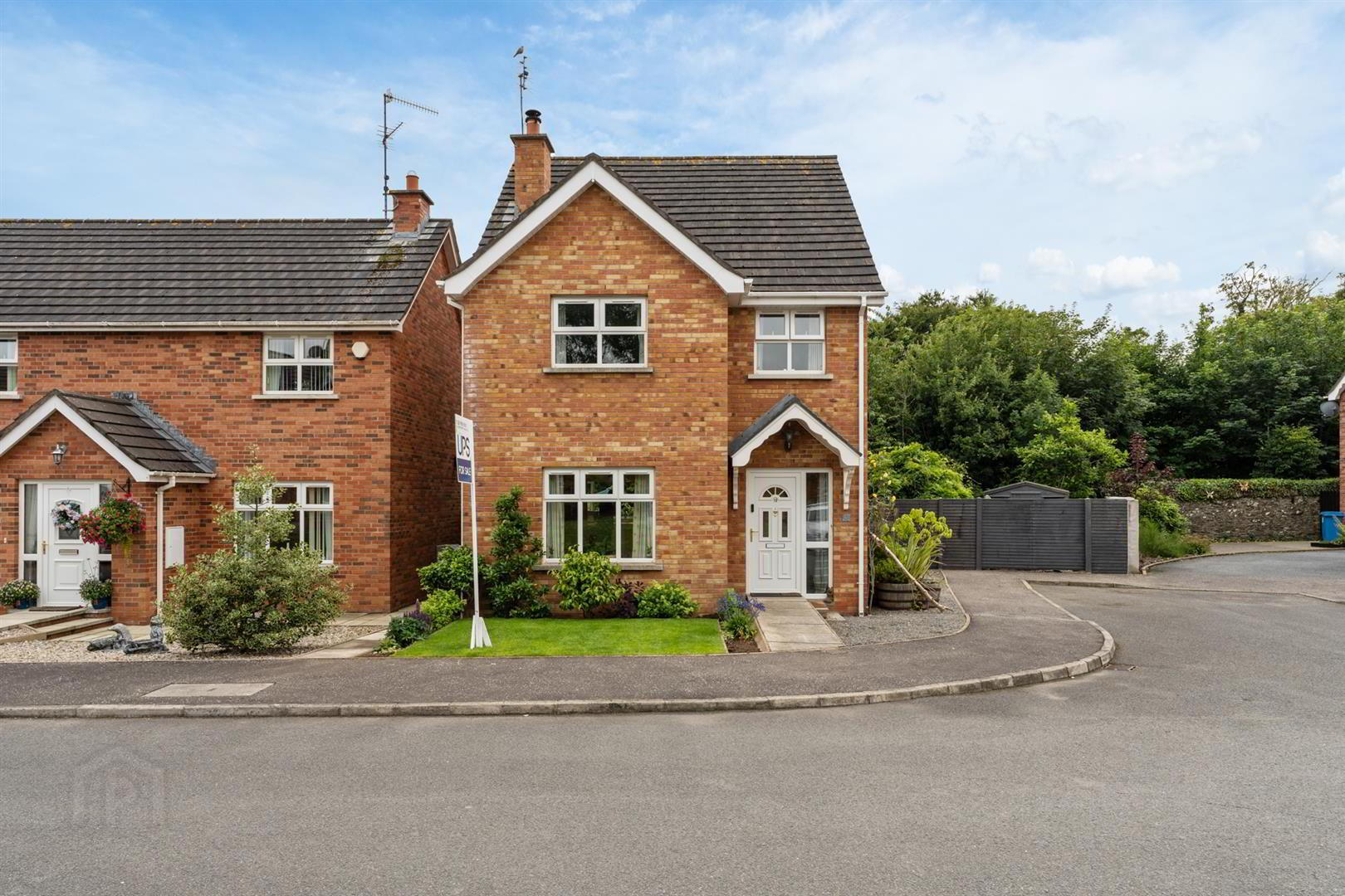 10 Demesne Drive 1 of 33