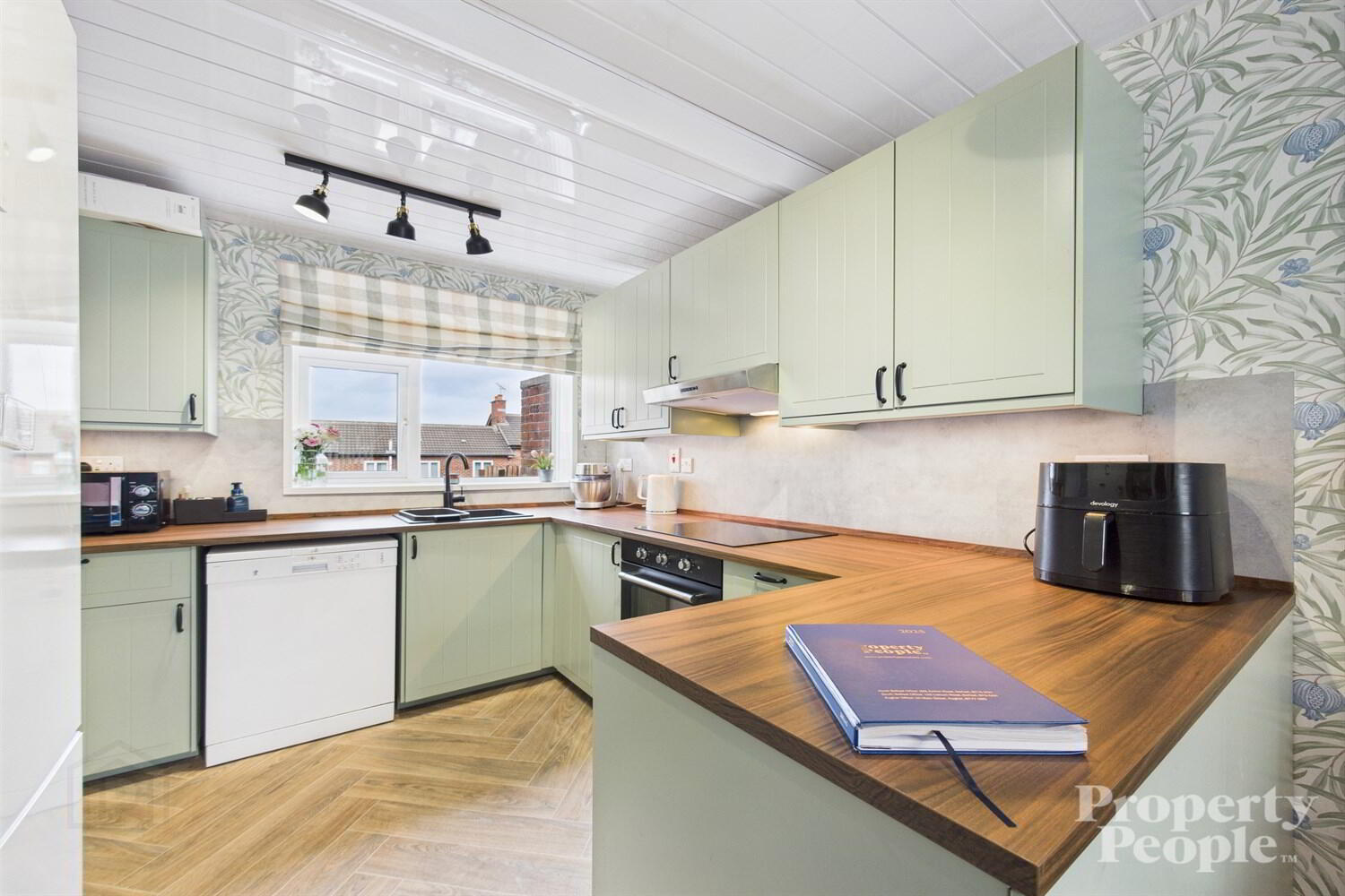 21 Highfield Drive 8 of 30