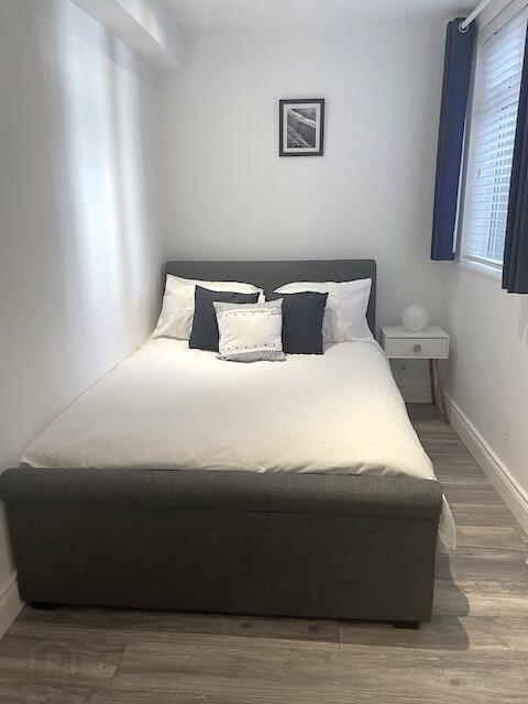 Unit 1, 81 Eglinton Street 6 of 9
