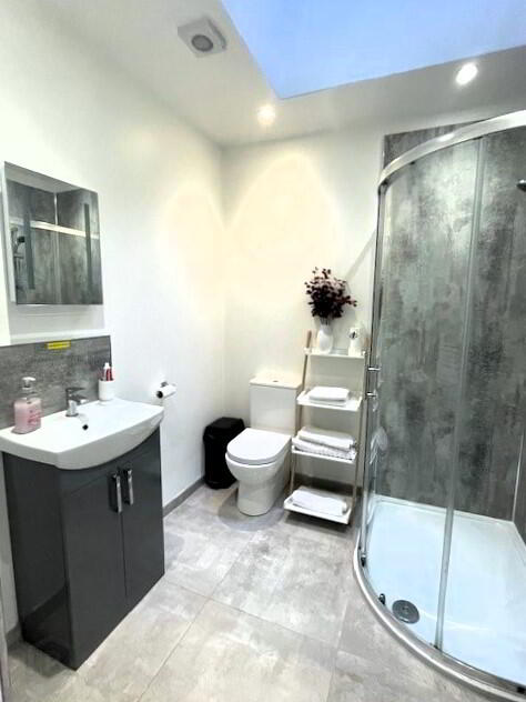 Unit 1, 81 Eglinton Street 8 of 9