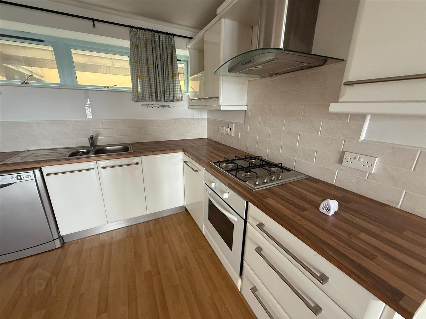 Apt 25 Winter Garden, 34 Alfred Street 3 of 8