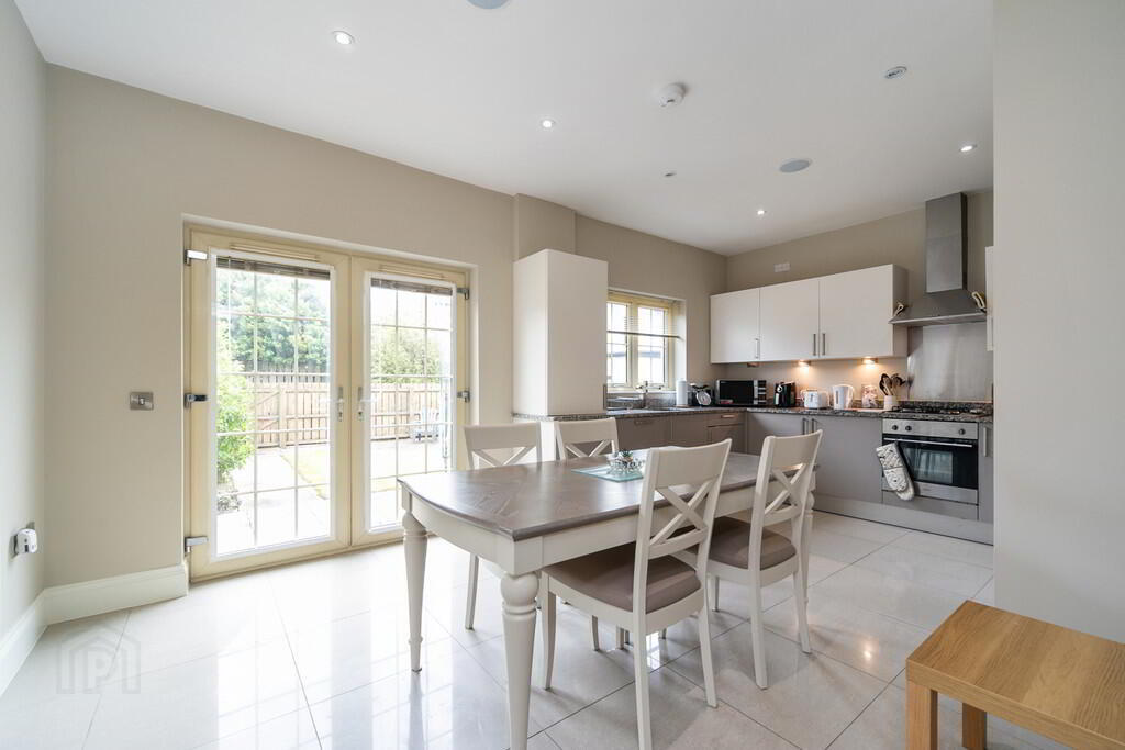 6 Bracken Hill Avenue 12 of 30