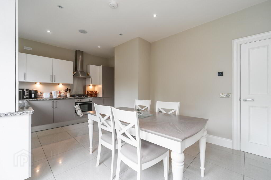 6 Bracken Hill Avenue 13 of 30