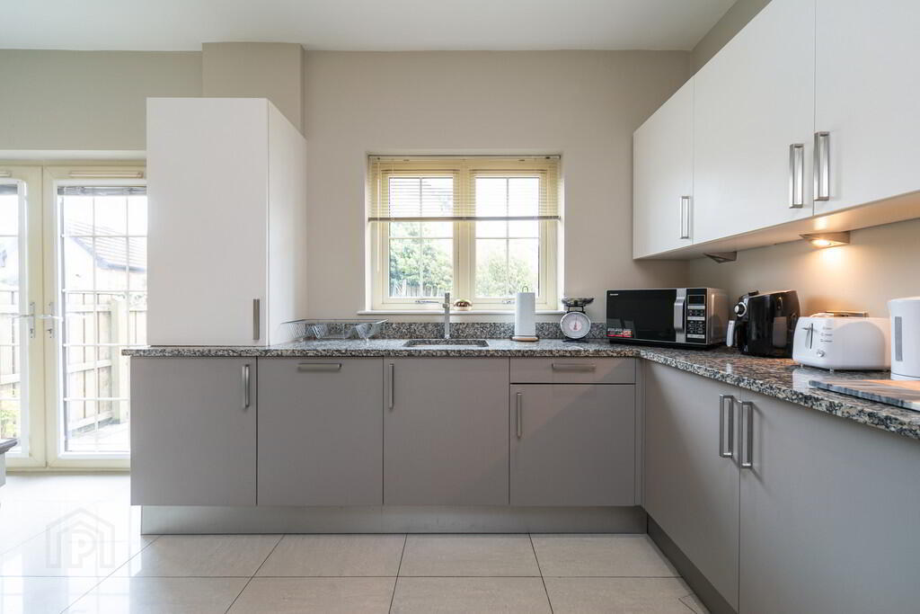 6 Bracken Hill Avenue 15 of 30