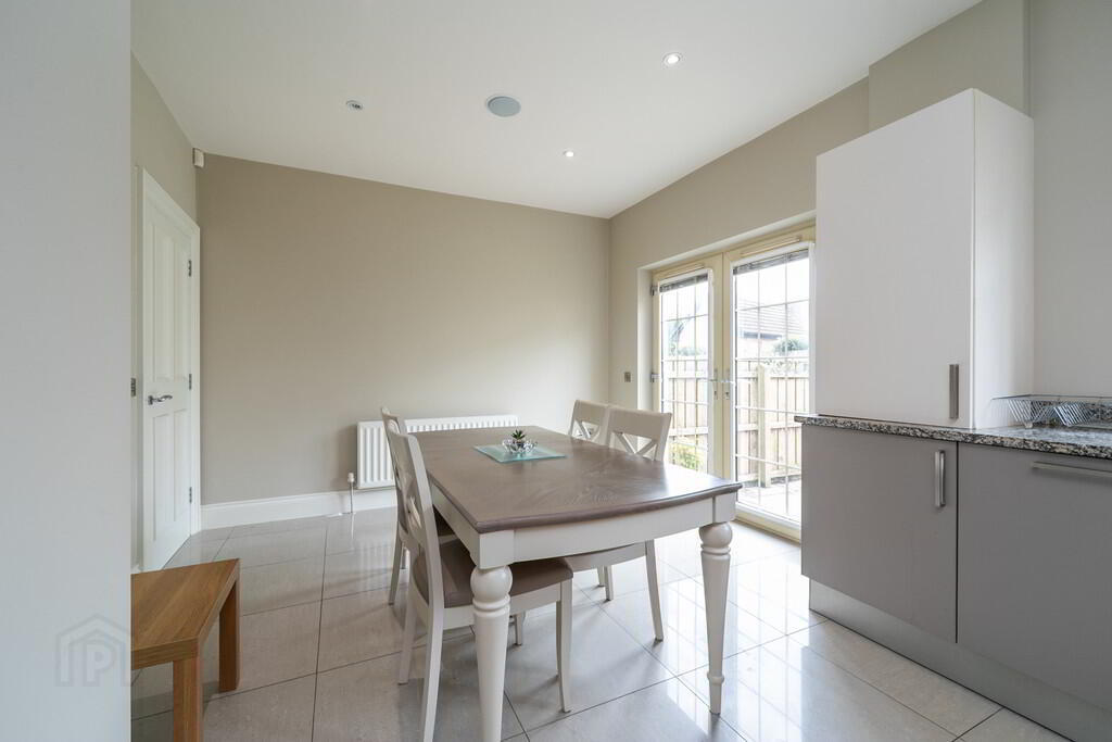 6 Bracken Hill Avenue 16 of 30