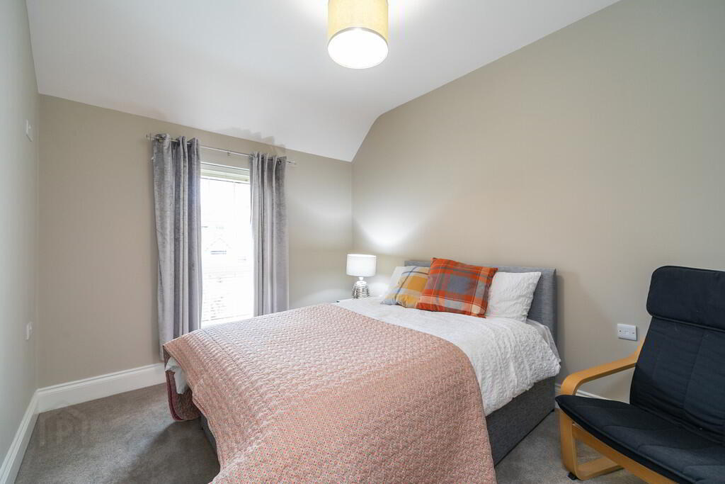 6 Bracken Hill Avenue 21 of 30
